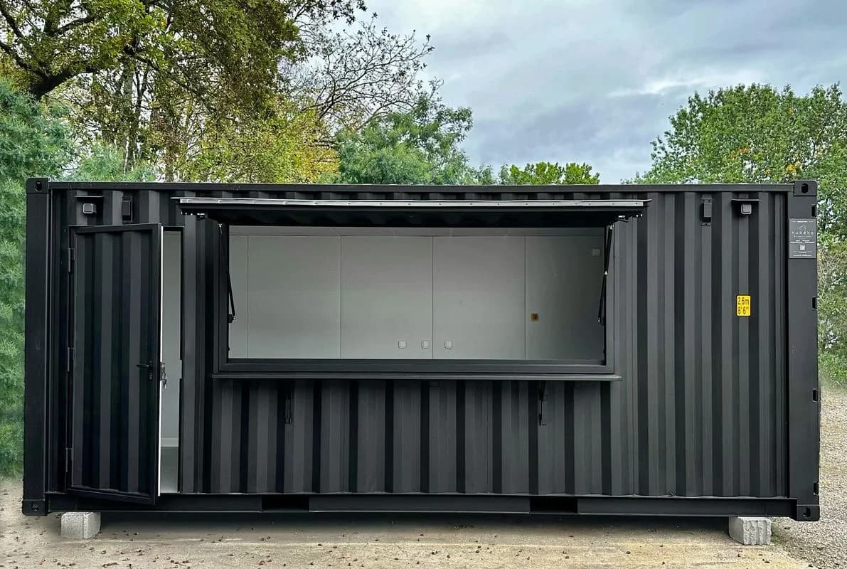Contenedor multiusos: snack bar, kiosco y food truck